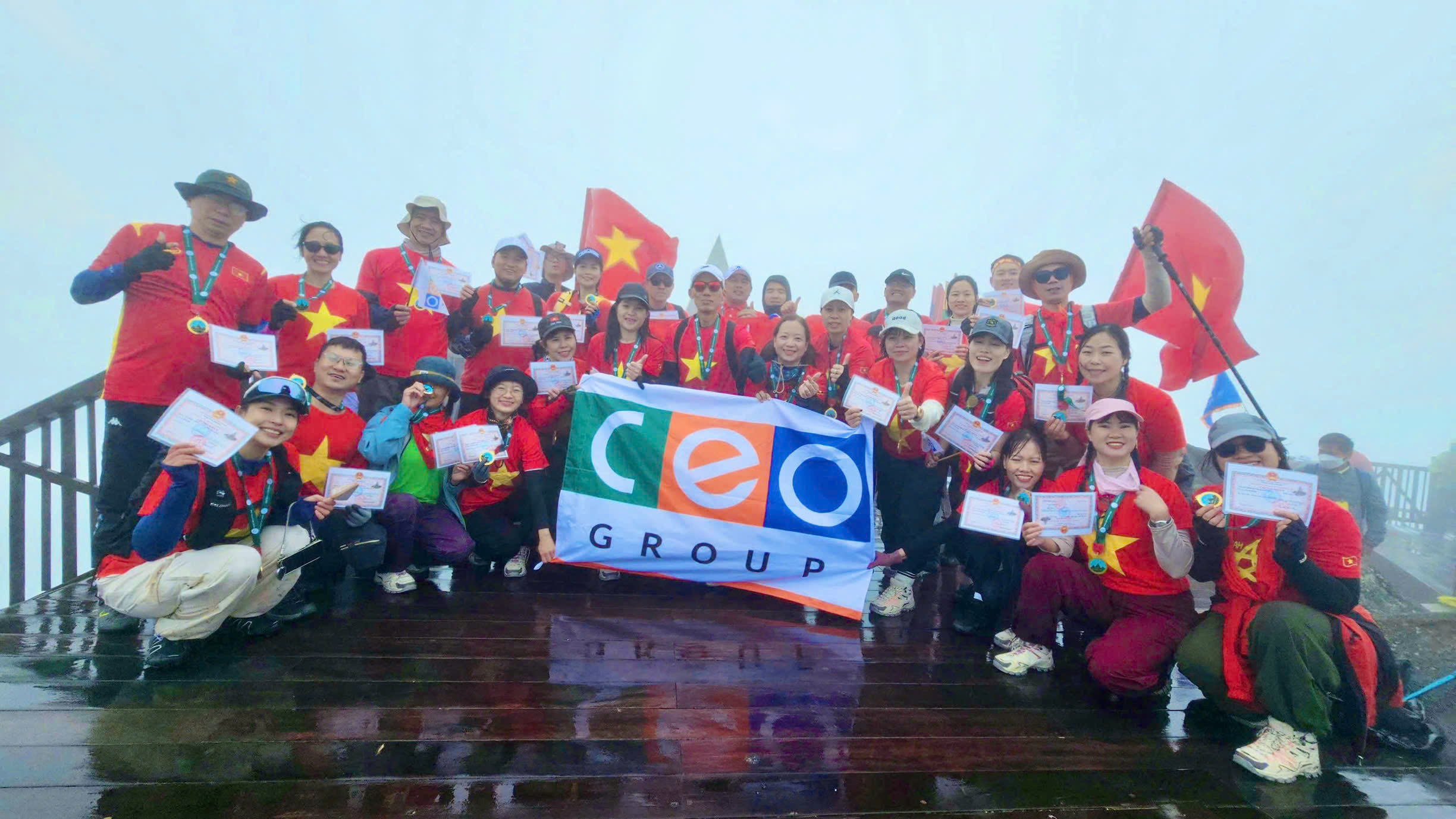 Chinh phục Fansipan: Khi Văn hóa “One team” hóa thành sức mạnh - Tập đoàn CEO Chinh phục Fansipan: Khi Văn hóa “One team” hóa thành sức mạnh - Tập đoàn CEO